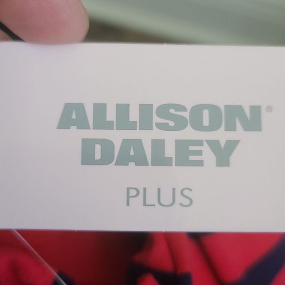 PLUS SIZE ALLISON DALEY TOP. - Picture 11 of 11